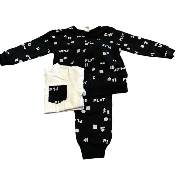 Adorable kids sweatsuit set bundle - Picture 2 of 3